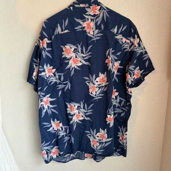 American Eagle Tropical Casual Button Up Resort Shirt - Picture 3 of 5